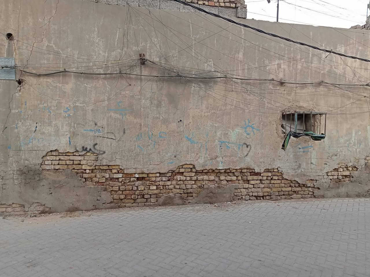 السلام عليكم دار للبيع مساحة 144م من ضمن الدار متوفر محل العنوان مدينة الصدر قطاع 46 قرب سوق عريبة ‏للاستفسار" الاتصال على هذا الرقم ‏‪***********‬‏
