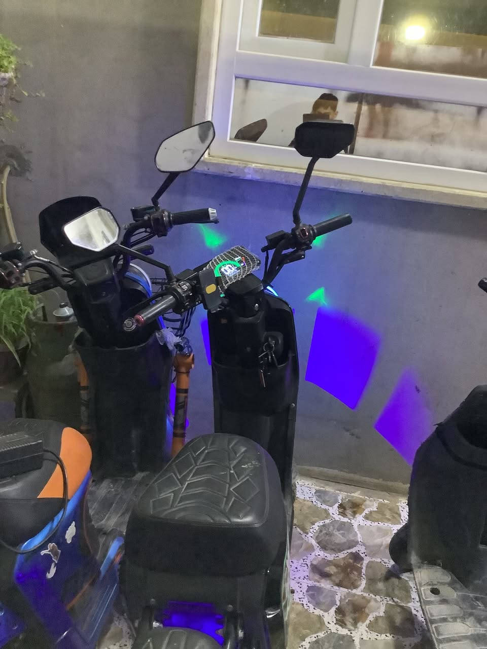 ماطور R9 2025ماطور جديد  باتريات جيده سرعه 109وحقيقي 75السعر 400وبي مجال مكاني ملاين الثانيه الرقم ***********وبي وتساب
