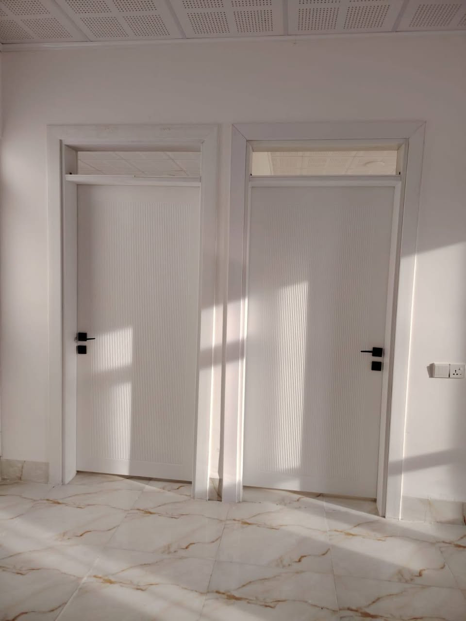 بيت مساحه ١٦٠ متر في منطقه ملك شاه محتويات الدار استقبال وهول وغرفتين  وحمام داخلي وكراج وبيه بير خاص وكامل الخدمات سعر البيت ٣١ مليون وبيه مجال بسيط والبيت بناء حديث غير مسكون الرقم ***********
