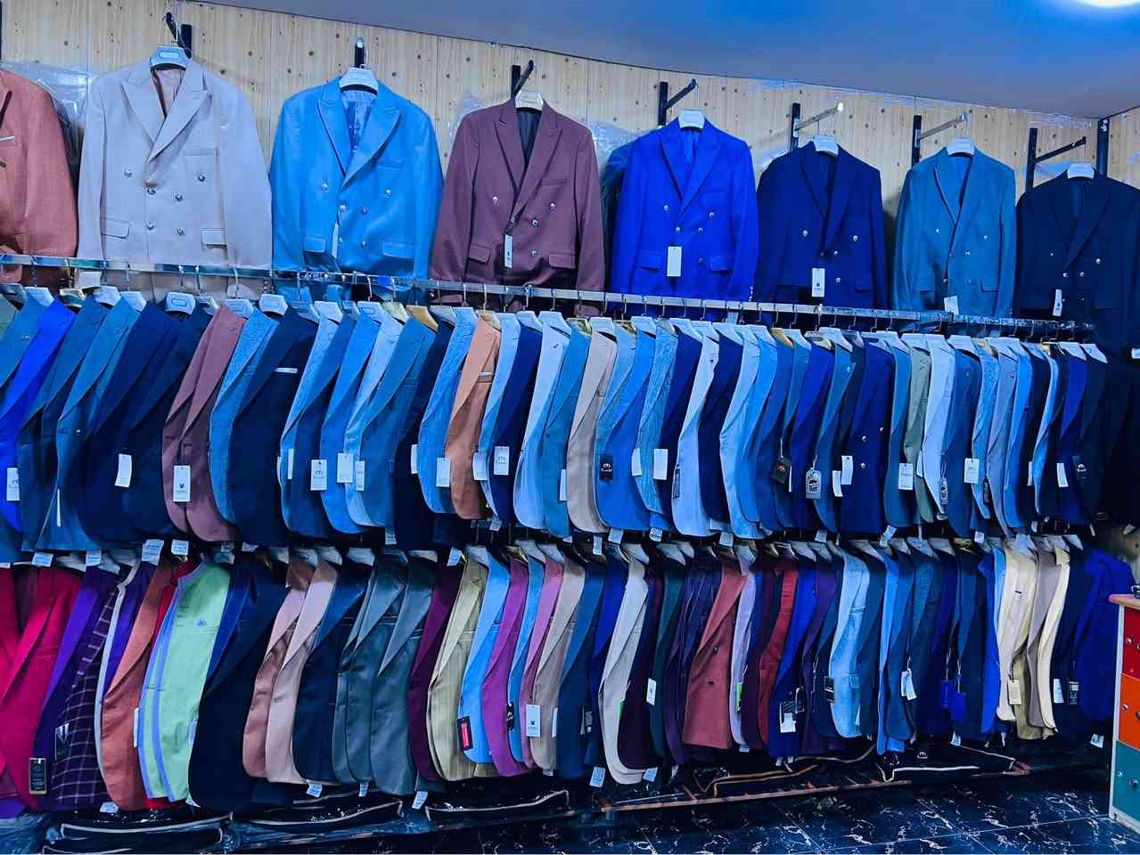 من مجمع الجابري تم تخفيض الاسعار ستره سبورت تركي المنشأ تتوفر قياسات والوان محدوده السعر 25 و 30 الف
السوق الكبير شارع بغداد 
لا يوجد توصيل 🚚 عمارة, ميسان


**إذا كنت صاحب هذا الإعلان وتريد حذفه لأي سبب، رجاءا أرسل رسالة إلى الدعم الفني**