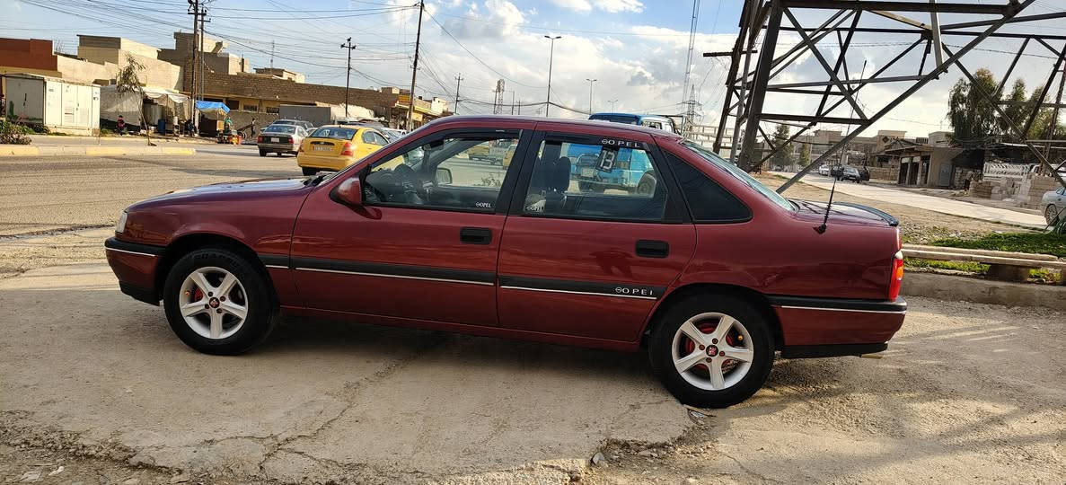 للبيع اوبل فكترا  حجم 18 موديل 92 رقم نينوى مصطره هزه جديده شرط تحويل كير مكينه شرط استيرن بور اصطاب اي بيئس  مطوزه جماليه بدون معجون ولا ضرر شرط من دعاميه لدعاميه دواير مامصلح السعر 48 وبيها مجال *********** /***********
