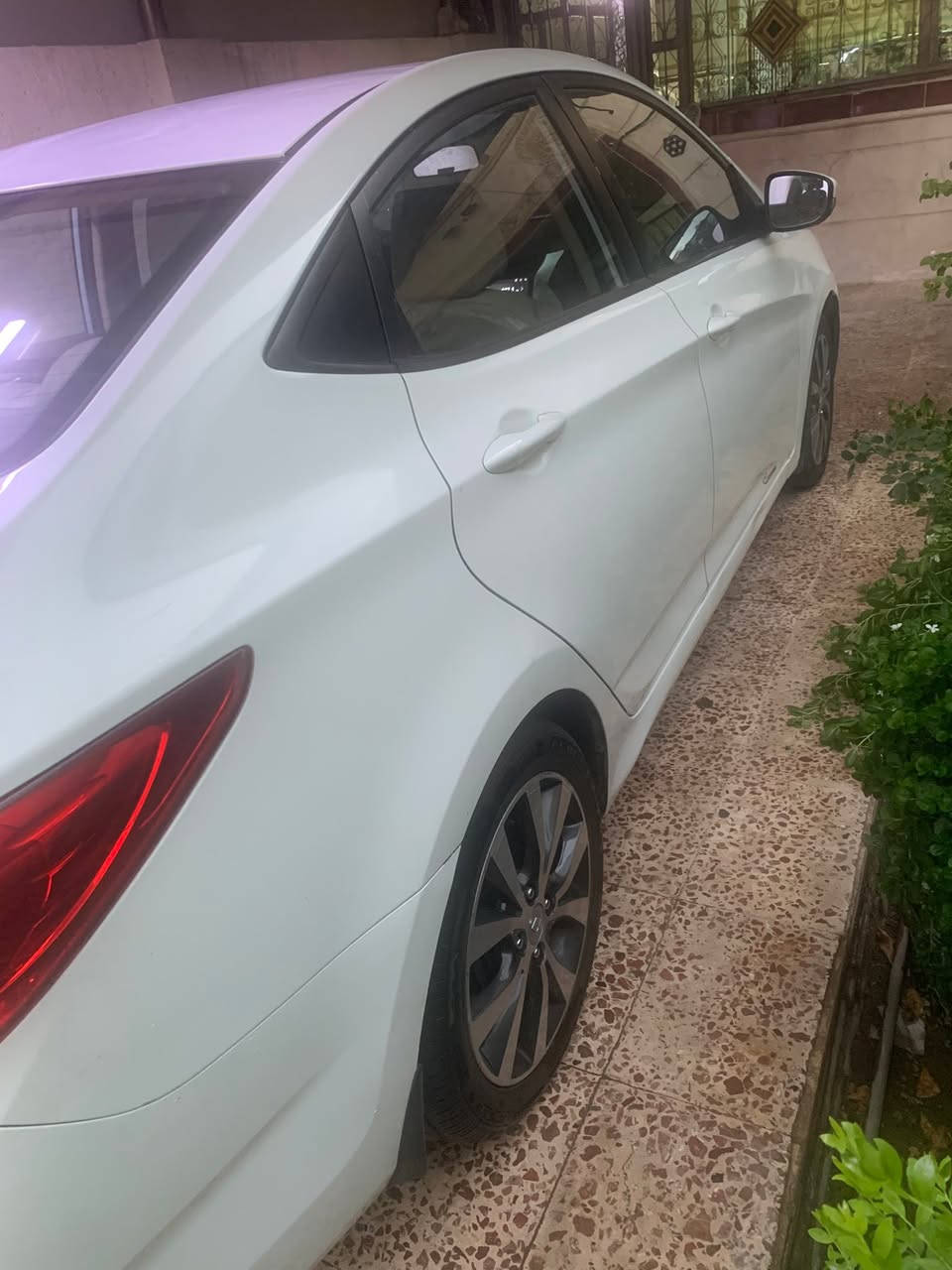 السلام عليكم جميعااا💐عندي سياره اكسنت موديل 15خليجي باسمي رقم بغداد مثل مابصوره سياره مال بيت استخدام شخصي ماشيه 90كم بالزياده مواصفات فتحه بالسقف وشاشه كلشي بيه عاى وضع شركه 👌بيه دحجات بسطه لن مراءه كانت سوقه دوم بيه للمدرسه موضحه بالفديو فقط بارد مقدار ثلاث أصابع صبغ جوه فتحة بانزين جوه دعاميه فقط السعر 103دولار الي مايعجبه سعر رجاء يعبر منشور 🫶هذا رقمي ***********💐بي وساب مع تحياتي💐🙆‍♂️
