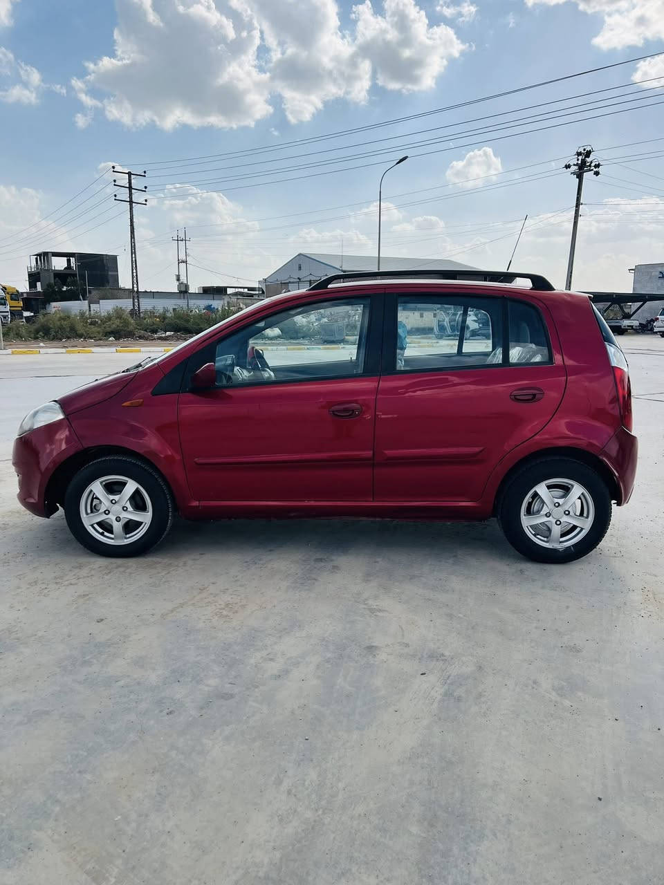 شيري A1 جاهزه صبغ قطعه وحده فقط السعر ٣٩ وبيها مجال بسيط مكان السياره واسط الصويره السياره باسمي للاستفسار ***********
