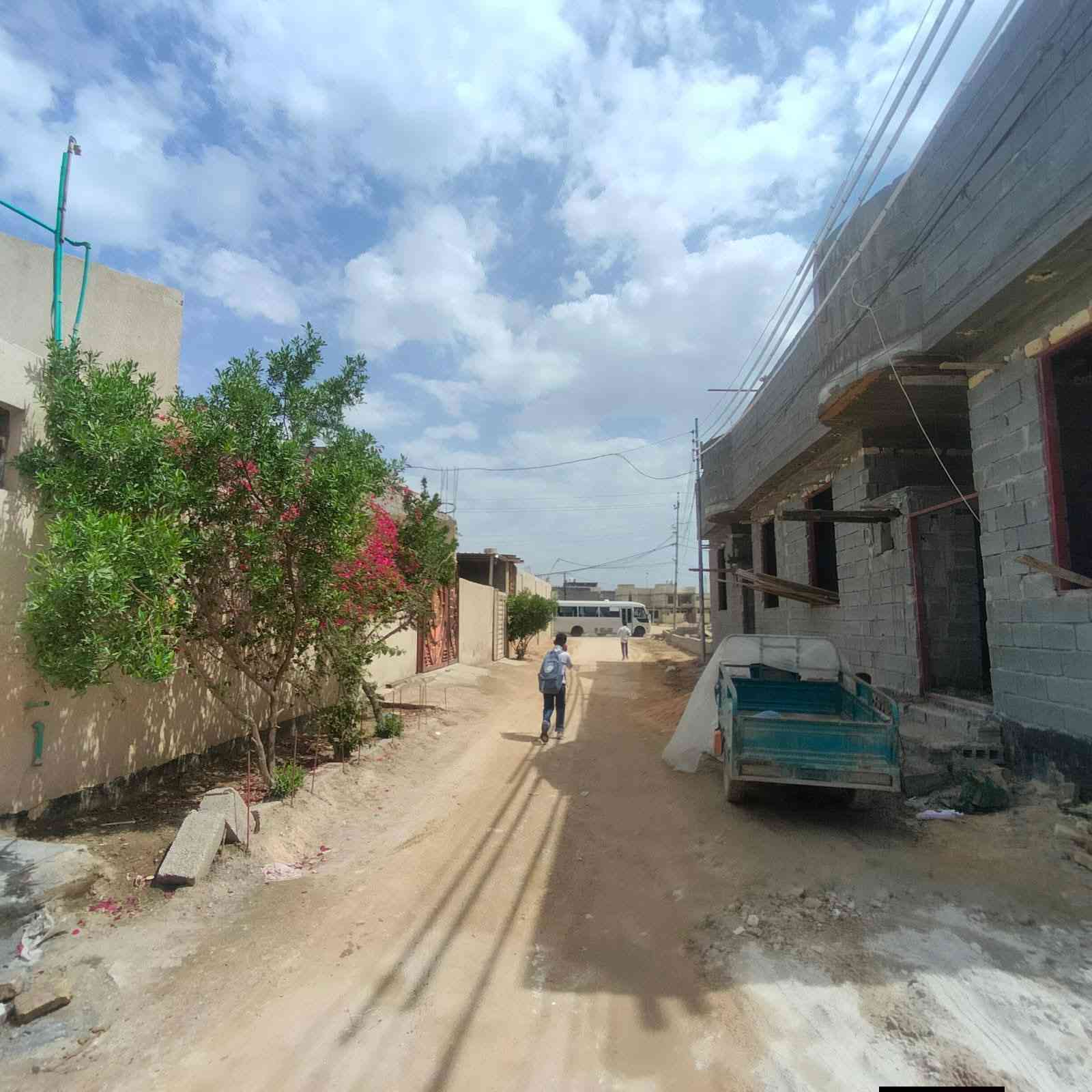 كربلاء المقدسة
بيت للبيع مساحه ١٠٠ متر السعر ٥٧ مليون 
قرب مجمع سيد اسماعيل السكني
 للإستفسار الاتصال على الارقام التاليه
***********
***********
