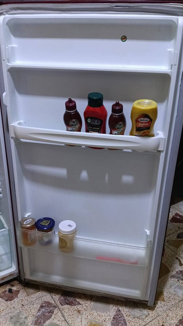 ثلاجه سعرهه ميه وخمسين لدبل ***********
