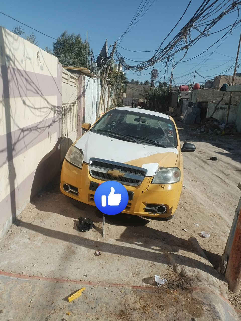 افيو للبيع مكينه وكير جدد كير اوتماتيك 
حداديه اماميه وخلفيه جدد 
عليها غرامات 260الف 
مامسجله هيئه يعني ماعليها ولا ربع 
راعيها يريد مداور علما السياره رقم احمر 
السعر 25
