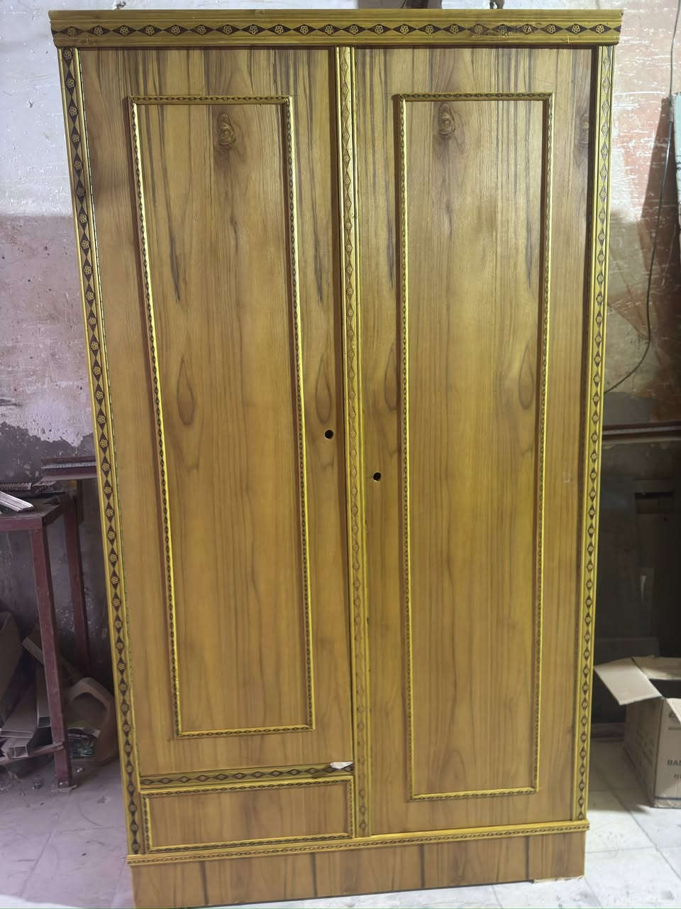 يوجد كناتير للبيع العنوان ديالى بعقوبة المفرق للاستفسار الاتصال 
على ***********
