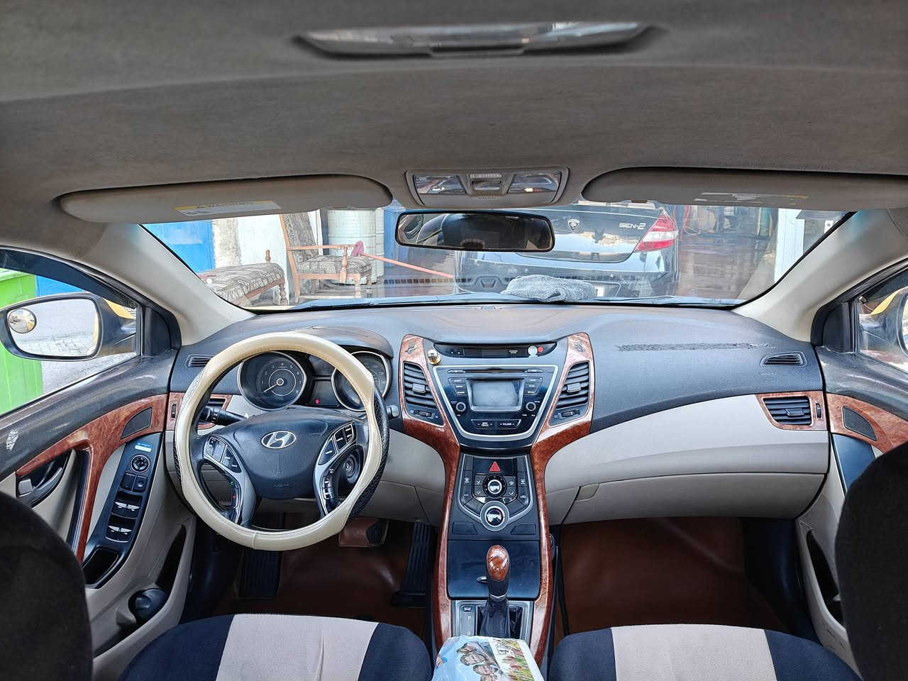 السلام عليكم 
النترا 2016 
حادث چاملغ وبنيد راجعات نفسهن 
ومكان السبير شبر بس وراجع بارد 
السيارة نقصها بس دعامية امامية فقط
سنوية قبل شهرين مجدد 31 
السعر 110 وبيها مجال 
العنوان بغداد حي التراث 
***********
