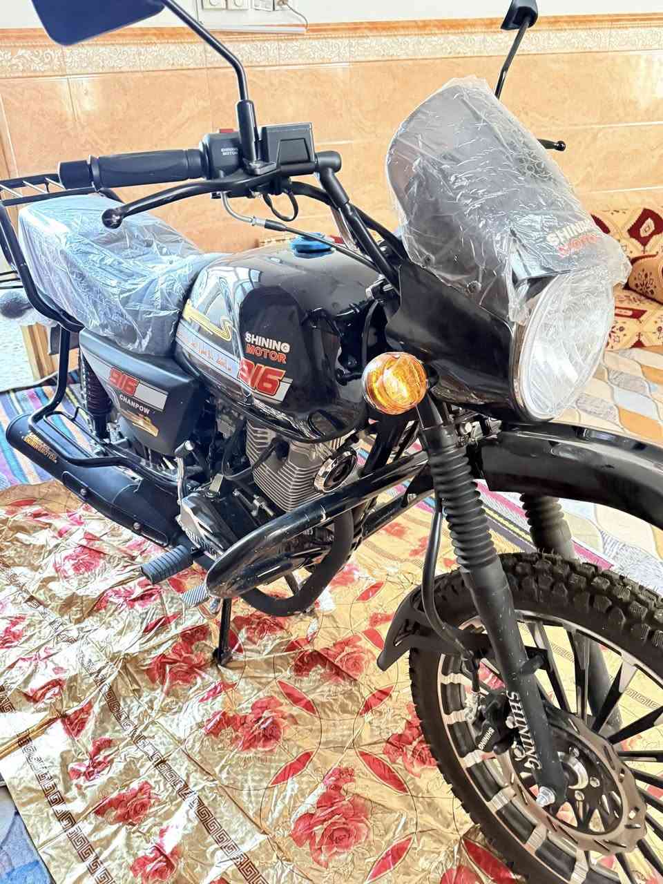 السلام عليكم شاينغ موتور جبلي مكينه ٢٠٠c ماشيه ٣١كيلو فقط اوراق اصوليه يعني تترقم الدراجه بعدها زيرو امانه الله اني ماخذها ١٩٠٠ 
ورايدها ١٧٥٠وبيها مجال للشراي
عنواني ديوانيه البدير 
***********
واتساب فقط متواجد
