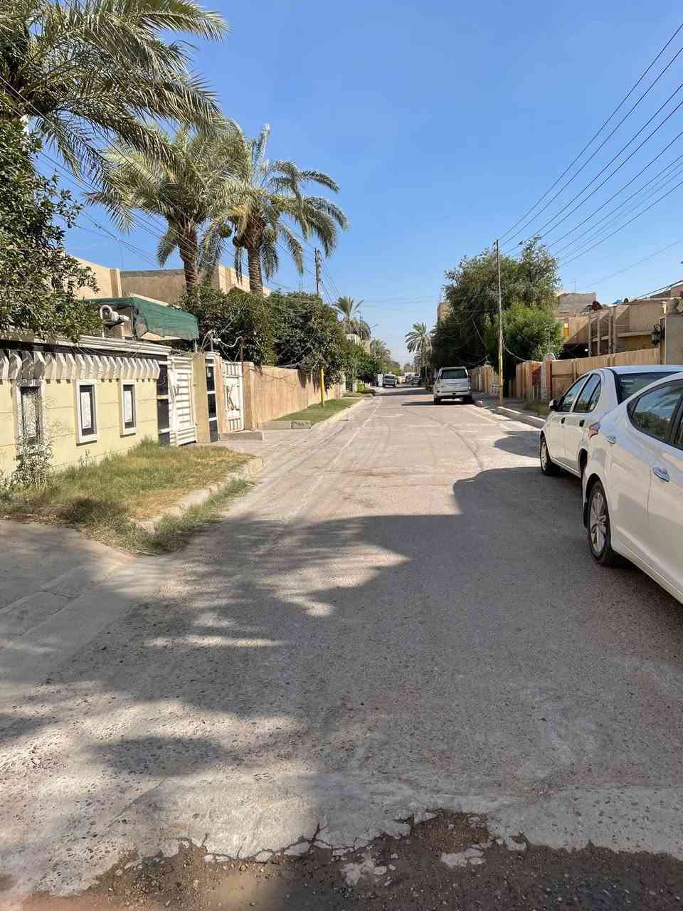 🔥🔥🔥اعلان عقاري🔥🔥🔥
دار للبيع مساحة 158متر
واجهة7,9متر   نزال 20 متر
يحتوي على استقبال كبير مطبخ كبير 4 غرف نوم 
خدمات عدد 3 مرمر بيت جاهز للسكن ........
موقع مميز مجاور الركن بأسمي افتحلك بيان ثاني يوم
العنوان📍الغزالية شارع المركز ( مربع شهد)
للاستفسار//***********
