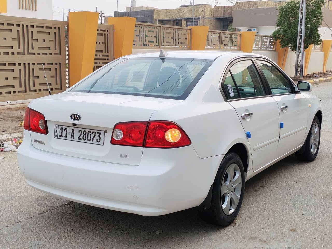 السلام عليكم كيا اوبتيما موديل(2008)خليجي حره رقم بـغـداد دولي السياره بيه تبديل البنيد اصلي و قبق الصندوق اصلي والباقي كفاله من التبديل بدون ضرر داخلي  محرك(2000) دوش شرط مامفتوح ويل كب 5سياره جديده جدا جدا وجاهزه من كلشي كير ومكينه وحداديه وتبريد ثلج كهربائيات كله شغاله دواخل جديده سياره مال جناي مداور مباشر  بسم ولد صديقي حره سنويه جديده لغايه (2030) مشروع وطني السعر$(114) وبيه مجال 
مكان السياره الناصريه مدينة الصدر  التصال  رقم صاحب السيارة ***********
