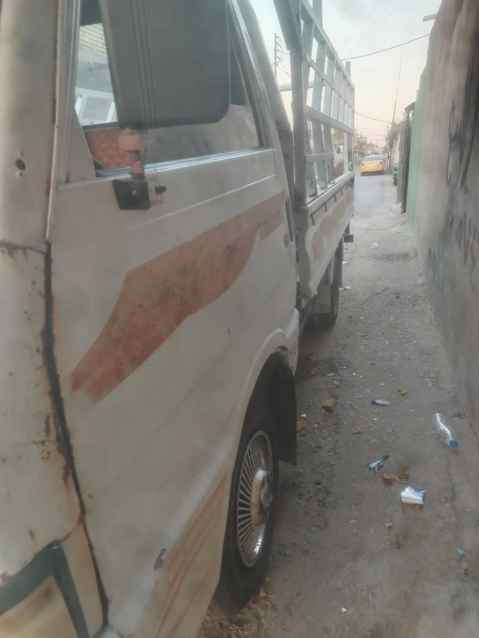سلام عليكم
كيا بنگو موديل 93 بيه خيط بخار
شاصي رقم شاصي مكفول راعيها يريد
تحويل شراط تحويل رقم بغداد
توصل علئ رقم الهاتف ***********
