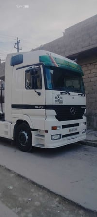 سيارة 2002 • كفالة عامة • رخصة 2030