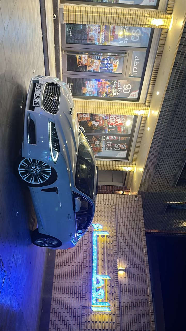جاكوار 2014 XF .
خليجي وكالة سردار 
محرك 2000 تيربو 4 _سلندر 
فول مواصفات 
سيارة بيها قطعه وحده صبغ بدول دواخل بدون معجون وموجود بيها سونار
حدادية جديد - تخم تاير جديد 
مكان صلاح الدين 

رقم. ***********
