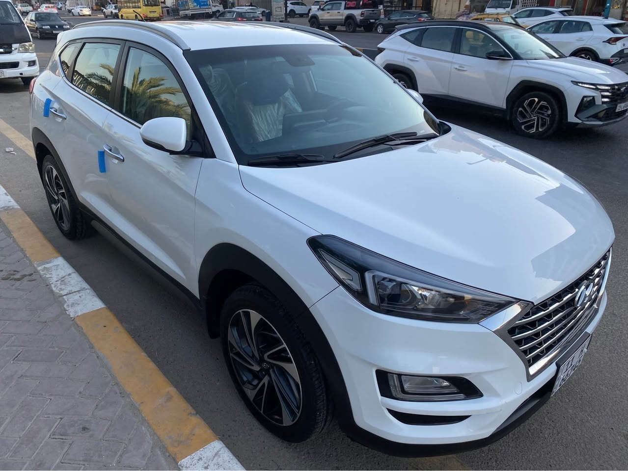 هيونداي Tucson 🇰🇷 2020
خليجي محرك دوش 2.0 💪🏻
رقم بغداد - 11 - 🇮🇶
سنوية رقم هزة كله جديد 🆕
فقط تروح بالمرور تبصم 🚨🫆
( كير + محرك ) مكفولات 👨‍🔧
حداديا امامية خلفية 🔩 باتري 🔋
تخم تايرات 🛞  تبريد ثلج قطعتين ☃️🧊
( شرط كله جديد )
فول مواصفات 
شحن لاسلكي 📲
بصمة تشغيل + ابواب 🫆
جلد + كهرباء 💺
شاشة حجم 14 لمس 🖥️
كامرات امامية و خلفية 📸
5 ويالة كروم حجم 19 🛞
تبريد قطعتين + جكمجة ❄️
حساسات ✖️❌
دمام دشبول 🔈
داخل صاج 🪵
بردة جنطة 📜
يدات نكل + ترحيب عند الاقتراب ✨
مري شفط + اشارة وترحيب 🪞
مثبت سرعة + وضعيات قيادة ⚠️
لايت زنون + لد امامي خلفي 💡
بصمات عدد 2 🔐
ممشى السيارة 107 الف 🏃🏻‍♂️
وباقي موصفات المعروفة

سيارة مكفولة كفالة عامة من صبغ وتبديل 
وتكشير وحالوب حتى القمارة صافية 
بارد كد اصبعين بالجملغ مال رصعة موضربة بدون فتح 
بيها 3 سونارات منهم المندلاوي وين ميعجبك افحص
بياع شراي لاتخابرني رجاءً 

السعر 185 لا تعملني بالتليفون اترجاك تجي 
شوف سيارة وبيك خير وتدلل وجديد وتسوى 
اكثر وارخص من خواتها 
*********** بغداد, العراق
