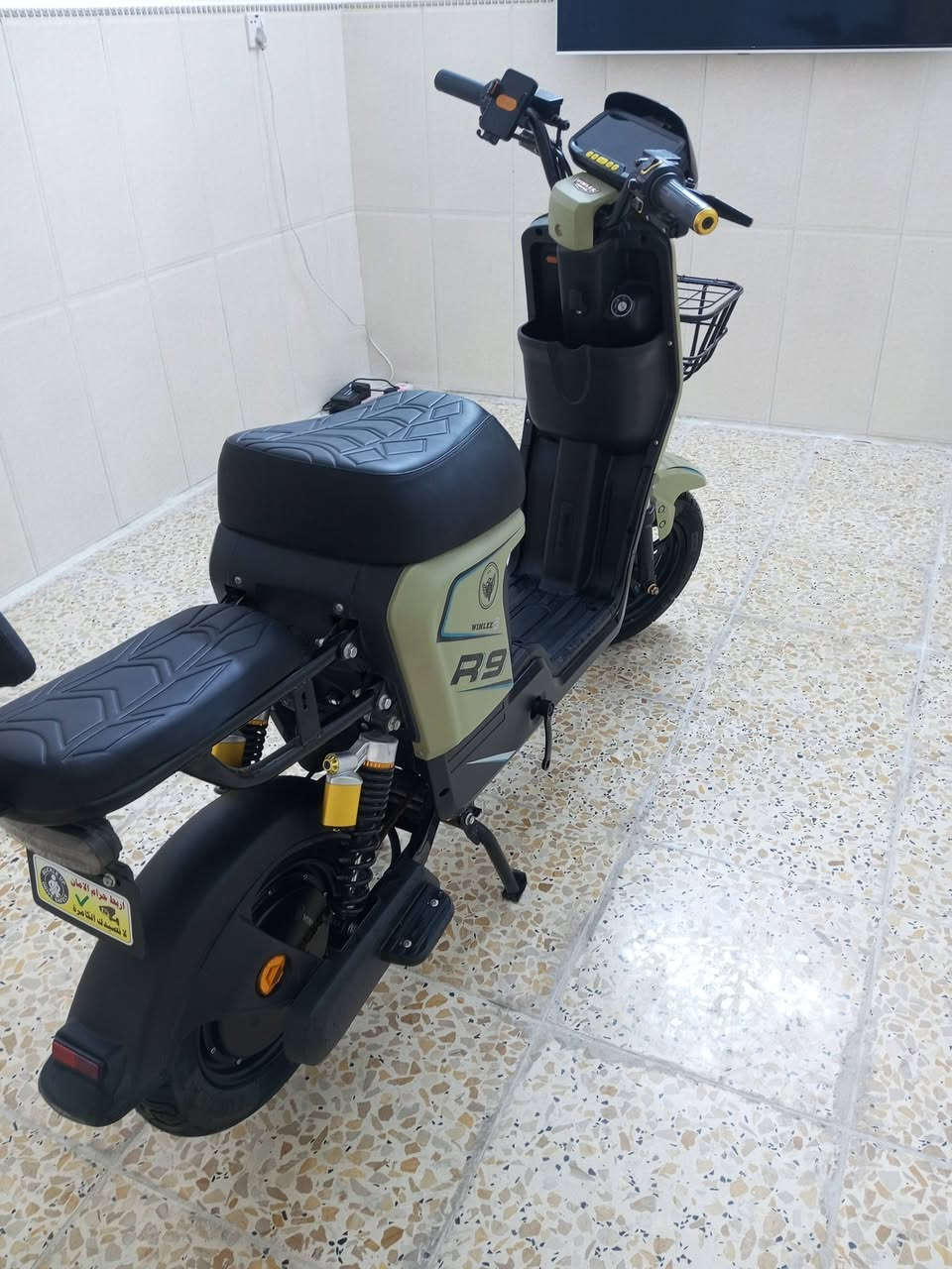 السلام عليكم للبيع دراجه R9 مستخدمة قليل السعر 450 للاستفسار ***********
