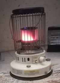 مدفاة نفطية اصليه جدا نوع كيرونا ياباني القدبم الحجم الكبير للبيع السع...