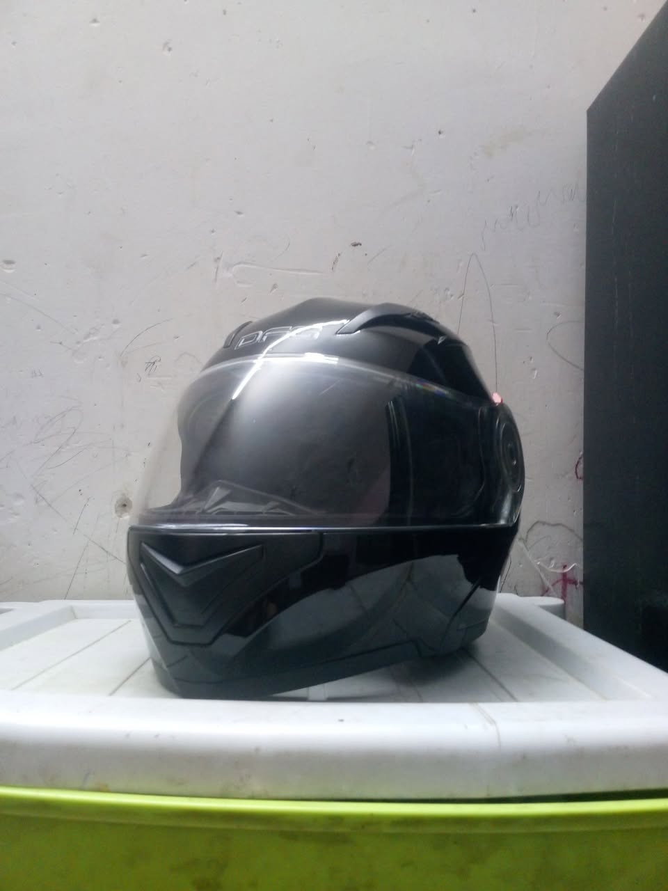 خوذه جديده ماستعمله هواي
***********
