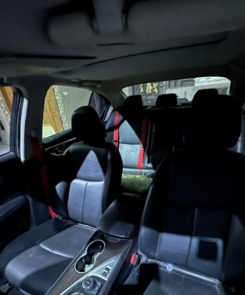 السلام عليكم للبيع او مراوس
-انفينتي Q50-
-2018-
-رقم بصرة مميز بأسمي ارقام انكليزي لجديد هزة جديدة (تحويل بغداد)
محرك 3000توين تيربو 🔥 
حادثها من امريكا سرقة 3 قطع
وبلعراق صار بيها لجاملغ نفسه ولباب وتصلحن وبارد خفيف بحافة لجاملغ لخلفي
وبيها طخة هسه صارت يعني تصير مكانين بارد
-مواصفات السيارة معروفة-
-بصمة ابواب وتشغيل-
-شاشتين لمس وماوس-
-خمس انظمة قيادة ايكو-ستاندر-ثلجي-سبورت-مخصص-
-كشنات جلد تحكم كهربائي-
-فتحة سقف-
-كامرة دوارة-
(الاضافات الي ع لسيارة)

-عليها شوتة K&N-
-تفريغ-
-دبات خلفية تحكم ريمونت-
-اويل كاج كان -
-تخم ويل bbs-
-تخم تاير جديد-
-باتري جديد-
-لايتات متغير-
-كولر تيربو ريد سبورت-
-راديتر مكينة كوستم جديد-
-مكاني بغداد-
-داون بايب ممشدود اذا تريده-
السعر 127وبيها مجال
متواجد واتساب
-***********-
