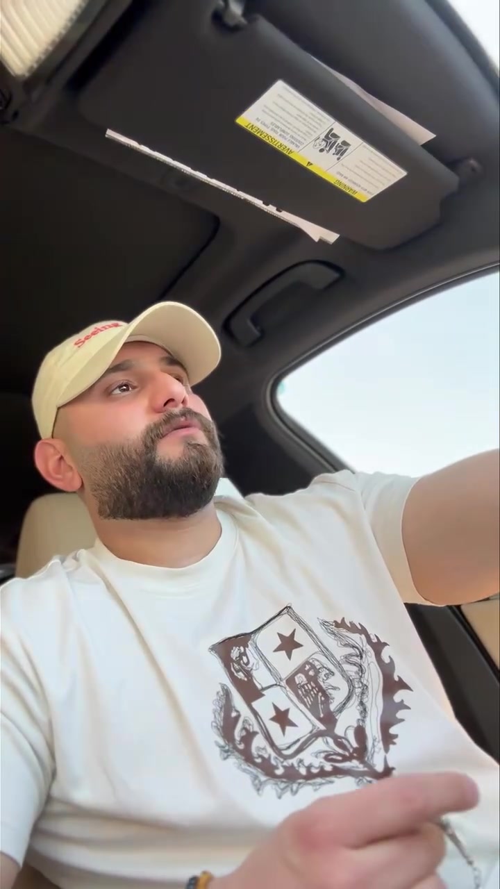 قطعة أرض للبيع في منطقة زيونة محلة 714 موقع تجاري

شارع ورصيف عريض

موقع ممتاز جداً

🔹 المساحة: 600 متر 

🔹 الواجهة: 18 منر 

🔹 النزال: 33 متر 

✅ تباع كاملة

✅ أو تقطيع حسب الطلب

فرصة ممتازة للأستثمار 

للاستفسار والاتصال:

📞 *********** الريان للأستثمار العقاري 

📞 *********** فهد الشمري
