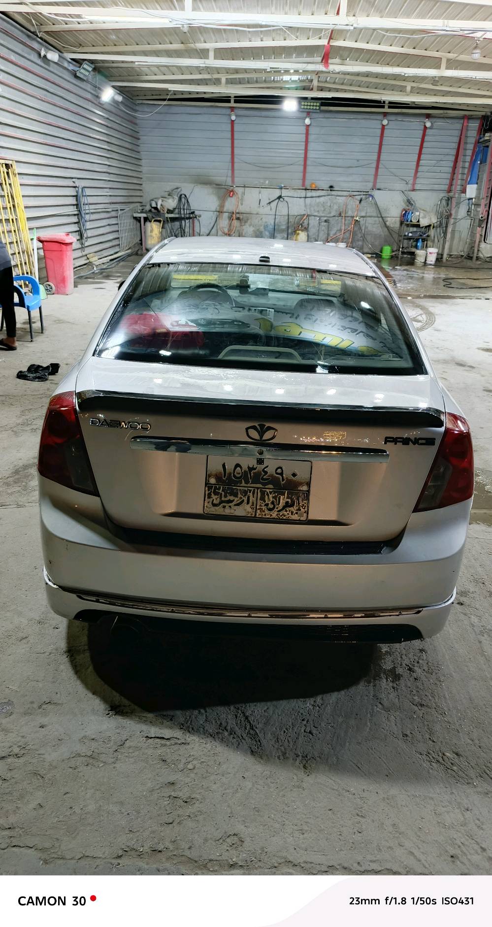 السلام عليكم للبيع سياره دايو لاسيتي كفاله كير مكينه وصدر امامي تخم تاير جديد السياره خير من الله ماشيه 360الف 
وارد خليجي حادثها باب بصف السايق السياره على البلاد مري شفط تدفئه كشنات تحكم ستيرن عندي وكاله بل سياره راعيها موجود 