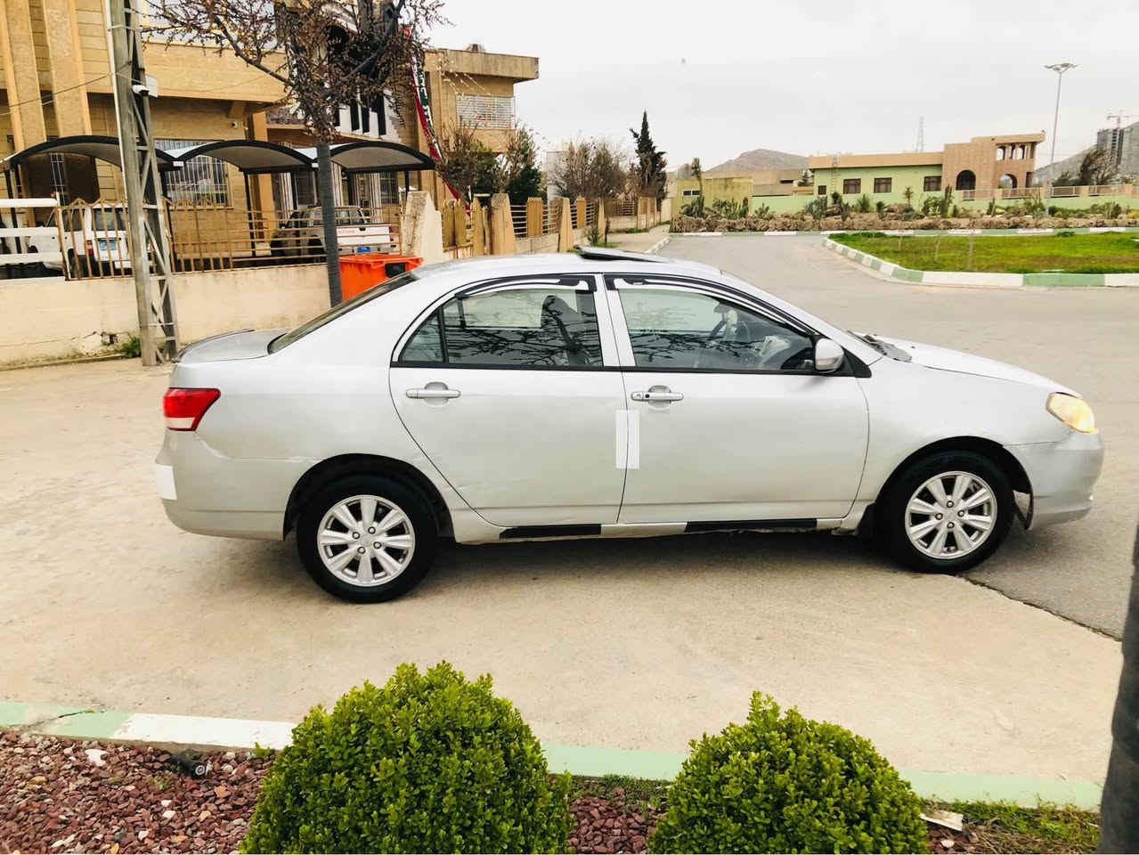 هەرزانترین نرخ 
$28 کۆتای        رانیە       *********** ڤایبەر و واتس ئاپی لەسەرە
بی وای دی مۆدێل 2013 گێر تۆماتیک تەبرید سارد و گەرم لەسەر سویچ 
گێرو مەکینەی کراوەتە بیکاشۆ ی مەرغوب
سەنەوی و حاسیبەیە بەشەرتی ئەوەلیات
سەیارەکە هەزای مەسروف بو گەڵا ببڕە 
پێش و پشتی کەپسە لێدراوی قورس و سوکی نیە خایسی نیە
گێر مەکینە موس و براوە خایس بەشەرت
کامل کارەبای و ناوگێچ و تندو تۆڵی بەشەرت
بەسمەیە سنوق بەسمە چوار جام کارەبا شاشە ئایپاد ئاوێنە کارەبا قوفڵ مەرکەزی و کۆنتڕۆڵ سڵایت حاسەیە
سەیارەکە لێخوڕینی زۆر خۆشەو هیچ مەسروفی تیانیە بەنزین زۆر زۆر کەم ئەخوا رانية, السليمانية
