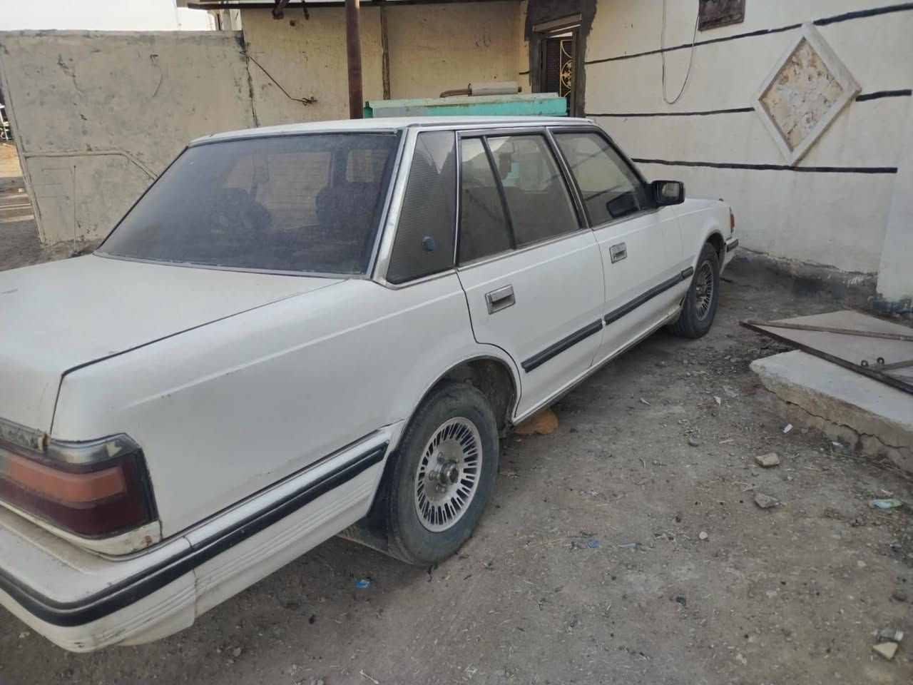 السلام عليكوم سوبر مديل 86رقم نكليزي بسمي شرط التحويل محرك وتبريد وكير كفالة صدر نص عمر كهربائيات كلها شغالة سياره حلوه نصبتها تفاصل ماعرف مصبوغه عام حزام ماعرف بيها  بس لعرف بيها بدون معجون العنون قرب بسماية سعر 55 وبيها مجال *********** بي واتساب
