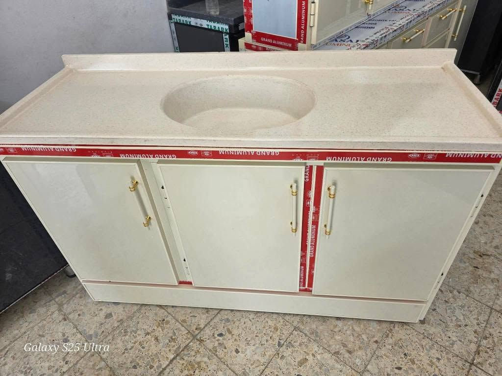 كاونترت حسب طلب شغل درجه اوله مبطن  يوجد لدينا استبدال بالجديد رقم التليفون *********** وتساب كوفة, النجف
