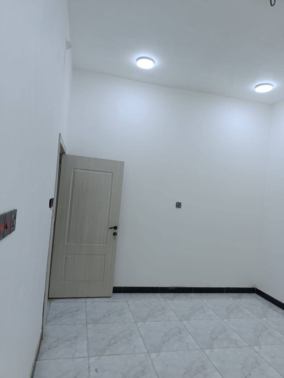 بيت للبيع بحي المالكي 
مساحته 100 م
السعر 100 
مكتب عقارات الاسياد 
بأدارة نور حبيب الزركاني 
📍 ناصريه لشموخ مقابل عمارات الشموخ 
***********
