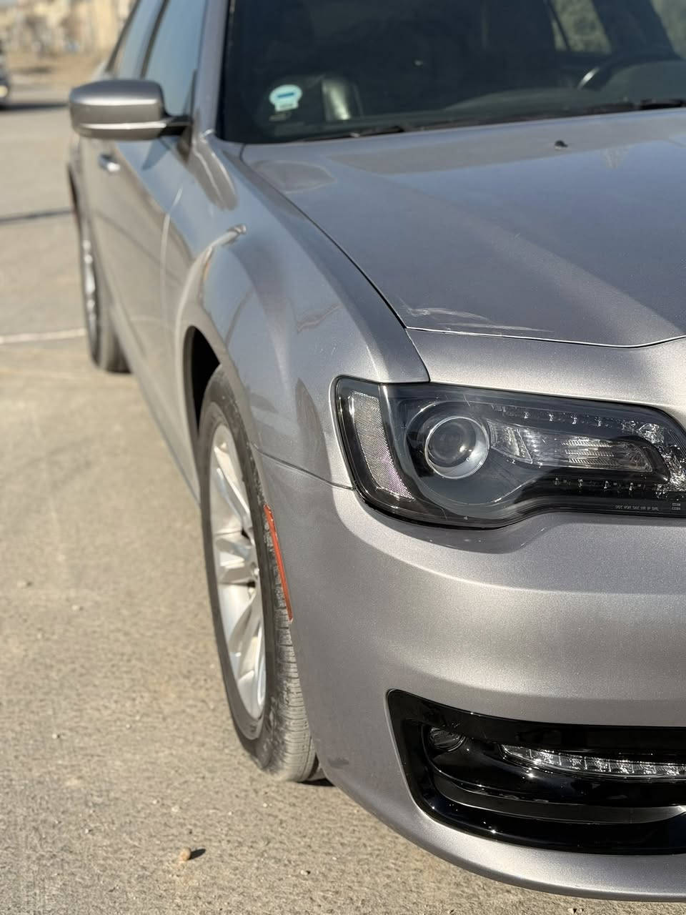 السلام عليكم
كرايسلر S300 موديل 18 اصل مرمز 22 ب اسمي شرط التحويل رقم بغداد الجديد
فول مواصفات 
بانوراما 
كشنات جلد مختمة S 
كشنات كهرباء وتدفئة 
شاشة وكامرا دواره 
شفتات ستيرن 
حساس خلفي 
رادار جانبي 
مري هيتر 
اشارة بل مري 
تشغيل عن بعد 
محدد سرعة 

السيارة جديدة بمعني الكلمة وبدون حادث داخله تقرير مياه امطار وطلع بيها كلير الباب الورة السايق والجاملغ الخلفي والجاملغ الكدام مقسم فقط ماشية 150 وممشى امريكا 120 كير ومحرك كفالة وشرط وبيها ويل مكسيكي اصلي وتوني شادلة تخم تاير جديد السيارة جديدة استخدام شخصي  
للبيع او مراوس امريكي فقط 
*********** 
مكاني ذي قار مركز
