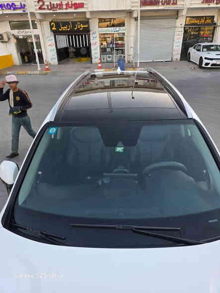 هيونداي سنتافي ليميتيد .2023
ابيض صدفي
تخم تاير جديد 
باتري جديد 
سنتافي  لمتد فول ١/١ رقم بغداد بأسمي
 بنزين حجم المحرك ٢٥٠٠ سي سي وارد امريكي ضررها تبديل ٣ قطع نفس لون ابواب ٢ وجاملغ ١ .ماشية  48 mal
5 راكب

المواصفات:-
- مفتاح ذكي بصمة + التشغيل عن بعد .
- كير بنظام الازار المنفصلة الاصدار الجديد ( بيانو)

- نظام HTRAC الحديث 
- بنوراما فتحة سقف.
- خاصية ISOFIX   ايزو فكس قفل الاطفال
- نظام مانع الانزلاق
١- نظام نزول المنحدرات.
 - نظام اطفاء المحرك (A) ذاتيا في الازدحامات لتوفير الوقود
- شاشة تدعم Apple Car play و Android وبلوتوث مدمج والأوامر الصوتية

- الشاشة الوسطية حجم كبير ١٢ انج مع دعم الملاحة بالخرائط GPS وبوصلة للاتجاهات
- شاحن هاتف wireless
-  مخارج شحن USB وتشغيل الميديا
- منافذ للطاقة كهرباء 12فولت ومنفذ 110 فولت
-  المرايا الجانبية قابلة للطي + نقطة عمياء + هيتر + اشارات
- مرايا جانبية بخاصية الترحيب والفتح عند الاقتراب والاضاءة في الضلام
-  الصندوق كهربائي ذكي يفتح عند الاقتراب
- حساسات ضغط الاطارات 
- حساسات أمامية / جانبية /خلفية
-  كامرة اضافية لتقنية منع الخروج عن المسار
- ميزة التوقف الذاتي للمركبة منعا للاصطدام عند القيادة او الرجوع
- مرآة داخلية بخاصية التعتيم الذاتي 
- سستم صوت هارمن كاردن 10 سماعات محيطية مع دمام وتويترز 
- مثبت السرعة Cruise وميزة التباعد عن المركبات
- قفل الابواب والنوافذ / خاصية عدم العبث للاطفال
- القفل المركزي للابواب وعدم الفتح عند مرور مركبة بشكل قريب من السيارة 
- مقعد السائق خاصية الخزن وميزة الخروج المريح عند الاطفاء
-  المقاعد الامامية كهرباء + تبريد + تدفئة
- المقاعد الخلفية تدفئ
- الداخل جلد بلون مميز تطعيم الدواخل
- ستائر جانبية 
- شفتات رياضية بالمقود
-  التبريد والتدفئة تحكم شاشة وتحكم يدوي ايضا
-  التبريد امامي خلفي مناخ منفصل
-بردات أبواب خلفية  وكذلك في الصندوق
- قبضات أبواب ألمنيوم مع خاصية الانارة ليلا
- حساس لمس ابواب لفتح وغلق باب السائق والراكب
- ماسحات امامية حساس / تشغيل تلقائي وسرعة حسب غزارة المطره 
٢- ماسحة خلفية حساس /  تشغيل تلقائي عند المط-- اريل نفكيتر مدمج بتقنية التقاط بث الراديو-HD٤- الصندوق كهربائي ذكي يفتح عند الاقتراب
سعر210 وبي مجال 

رقم الهاتف
***********
