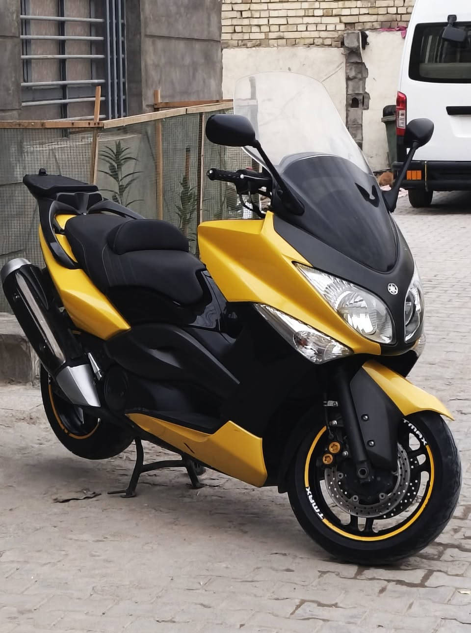 السلام عليكم tmax2011 مكفوله 100/100  ماشيه  32 طالعه من معرض كلشي وكلاشي  السعر خاص مكاني بغداد 
***********
