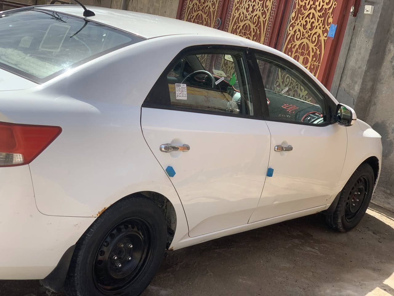 السلام عليكم 

سيراتو 2012  
مكينتها   : 1600
رقم : بصره إنكليزي بأسمي 💁
 الضرر : فقط صبغ بدون ضربه
مكان السيارة : البصره خور الزبير 
السعر :  98      وبيها مجال للطيبين 👍
رقم وواتساب وشريحة يشتغل : ***********
