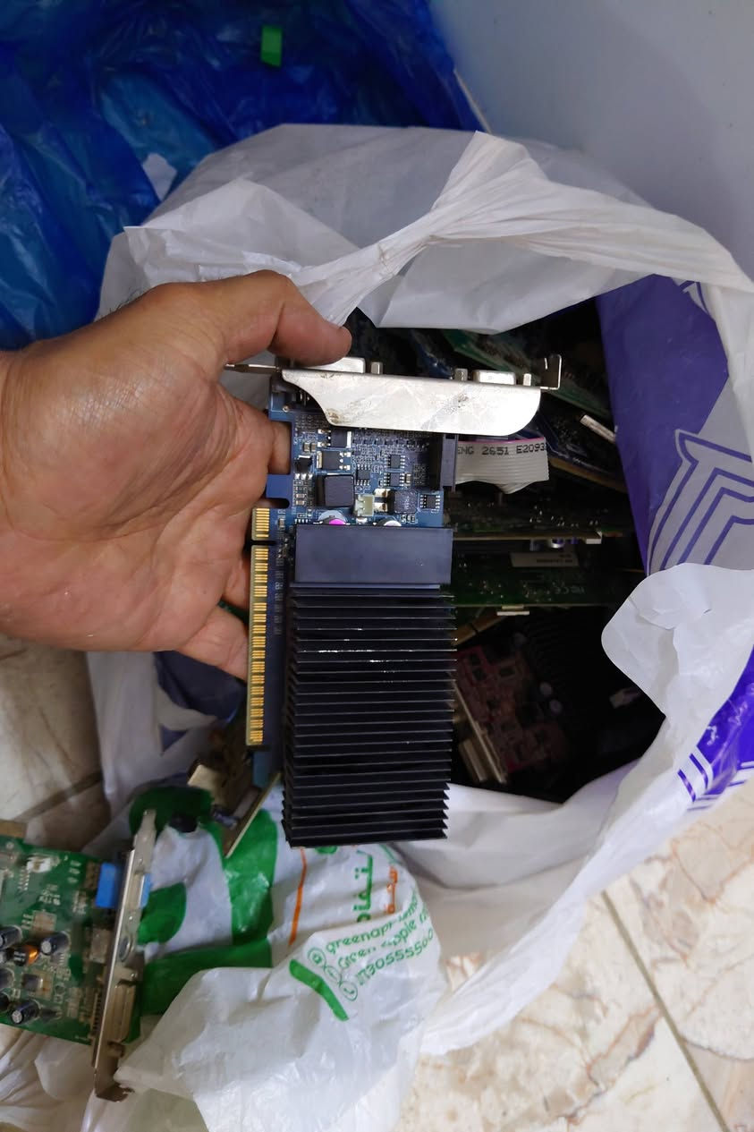 مجموعه كروت شاشة  عدد كثير الي تخدمة يراسلني


**إذا كنت صاحب هذا الإعلان وتريد حذفه لأي سبب، رجاءا أرسل رسالة إلى الدعم الفني**