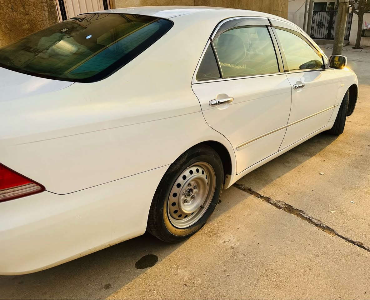 بسم الله الرحمن الرحيم  بە ناوی خوای گەورە 

شاهینە 2005 مووس 
 Royalsalon 182 

گێڕ و مەکینە گەورە بە شەرت بێ دوکەڵ 

دوو دوگممە  بەصمە

ناو زەرد پێش و دوا حاسە  ئاوێنە کارەبا 4 جام کارەبا و ئۆتۆ 

دەرەوە و ناوەوەی لۆۆک 

تەنها یەک پارچەی ئەورپایی هەیە 

هی ئێرە بۆی مەگەڕێ 

سەیارەکە ماڵی دۆستە 

نرخی: 65  گەڵا و معامەلەیەکی برایانە  ئەگەر موشتەری نیت سەری خۆت منیش مەهێشێنە ڕەحمەتت لێبێ ئەوەش ژمارەی خاوەنی↙️↙️

شوێن:سلێمانی

0770 292 2303 السليمانية, العراق
