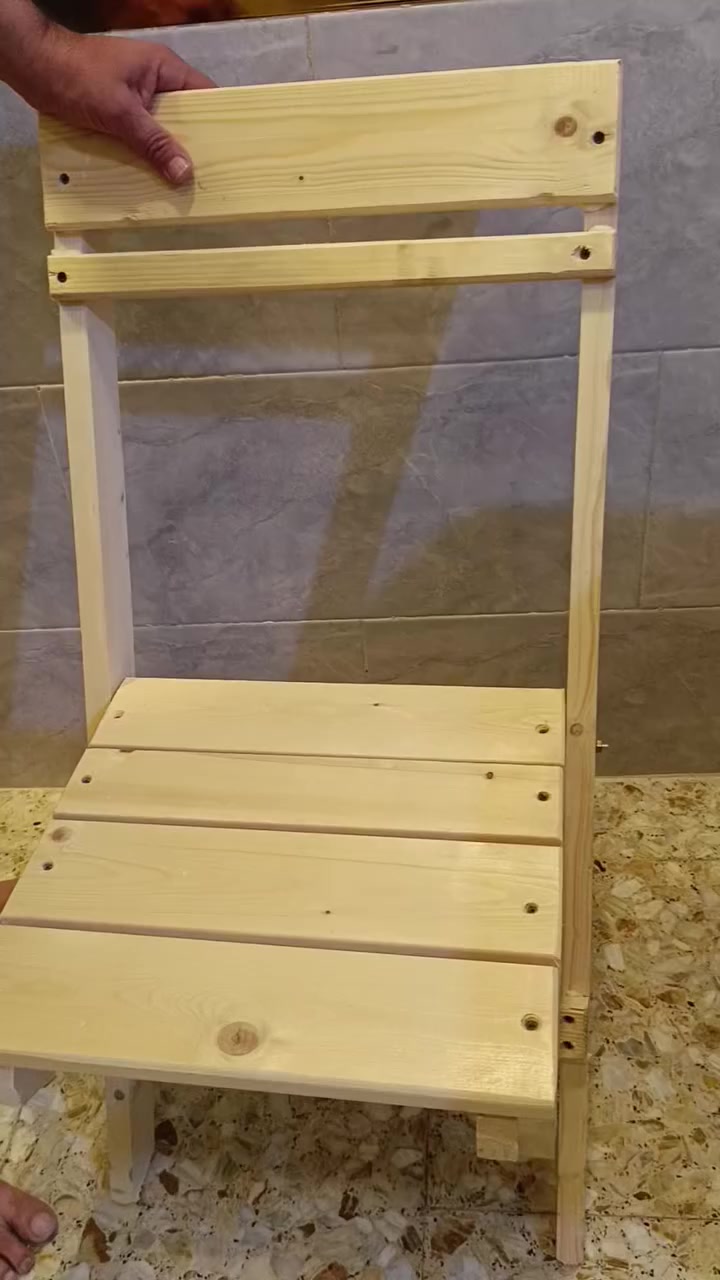 ميز طعام يرهم بالمطبخ أو حديقه تزكام خشب ويطبك الميز والكراسي السعر ١٠٠ قفل بدون عمله للعلم سويته ب٢١٠ الف خشب ثكيل ***********
