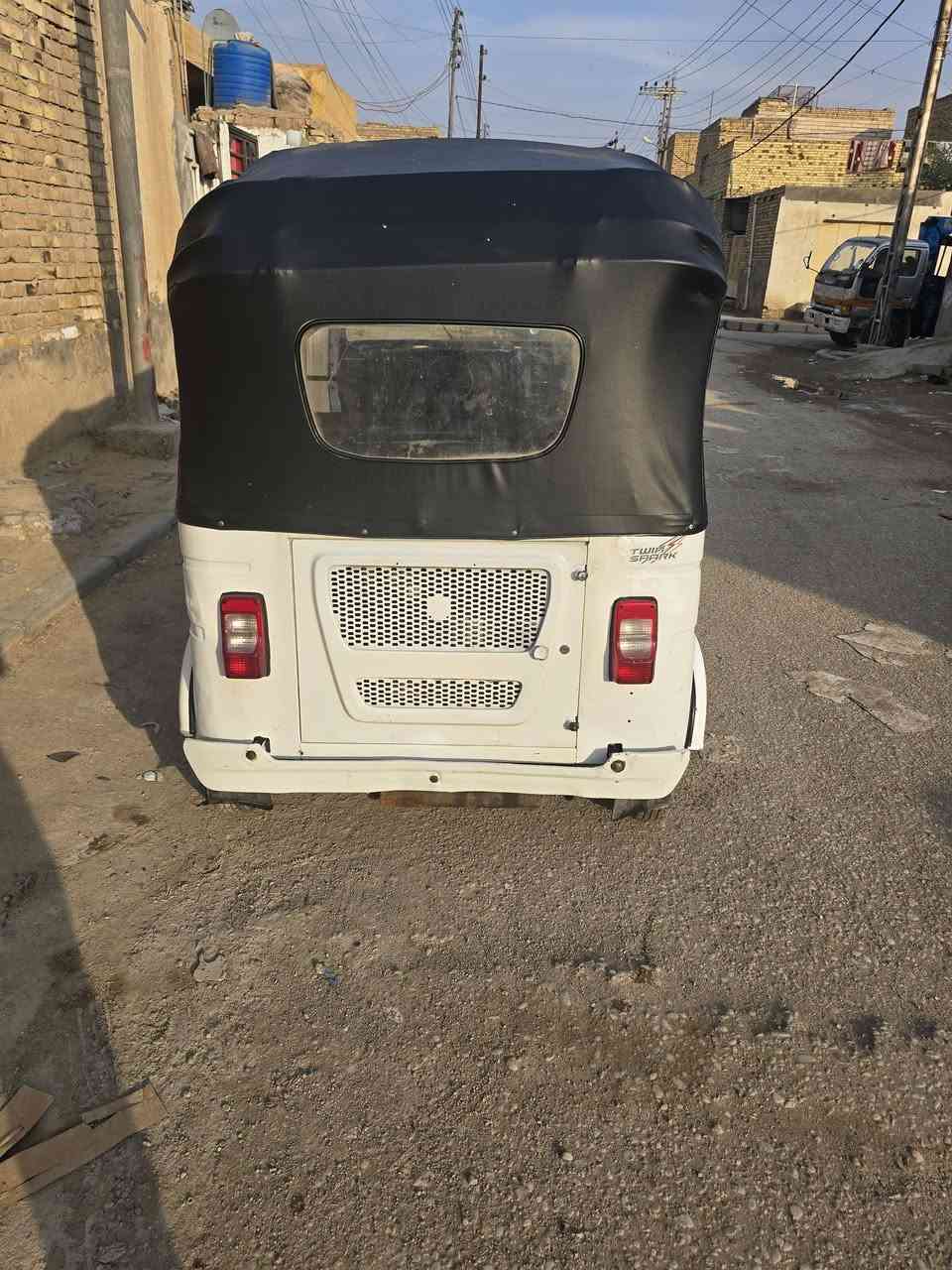 سلام عليكم /تك تك للبيع /موديل 2021/شهر 8/مرقمة /ضربتهة لغد امعمر/تك تك جاهزة كبل للشارع /كلشي شغال كهربيات /  مكينة مكفولة من تنقيص /سعرة 6مليون ونص  بيهه مجال /مكاني حي الجوادين / للاستفسار 
***********
