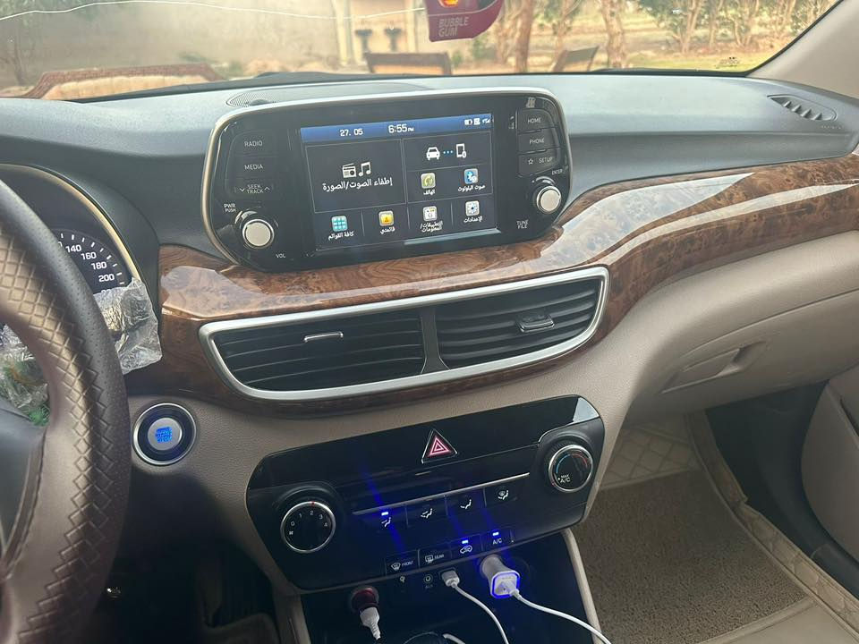 السلام عليكم توسان للبيع 
موديل 2020
موضحه في الصور و السونار 
19 الف وبيها مجال للطيبين 
مستعجل على بيعتها
اخوكم علي الدليمي ***********
