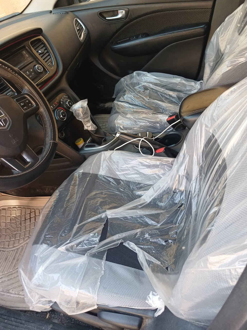 السلام عليكم سيارة عندي للبيع دوج دارت مديل 16رقم ذيقار انكليزي راعيها بالبصرة و السيارة بالبصرة تحويل ثاني يوم مكينة 2400 كير كفالة  حدادية مية بالمية تخم تاير جديد تبريد و تدفئة كفالة مع السونار السعر 80 سيارة جديدة مال بيت ***********
