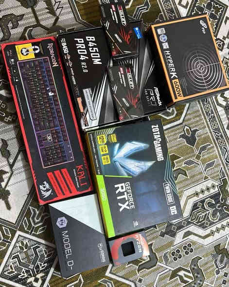 للبيع. الpc و الشاشه و كافة الملحقات الموجوده 
المكان بابل 
*********** واتساب
