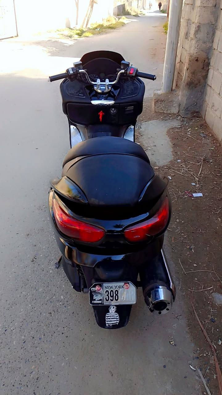 السلام عليكم دراجه فورزا 08 دراجه خير من الله الكهربائيات كلها شغال السعر 800 وبيها مجال العنوان ديالى قرب جسر خرنابات رقم الهاتف ***********
