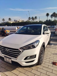 توسان ٢٠٢٠ خليجي فول مواصفات لايت عدستين ماشية ٧٦ بدون صبغ بيها مكانين...