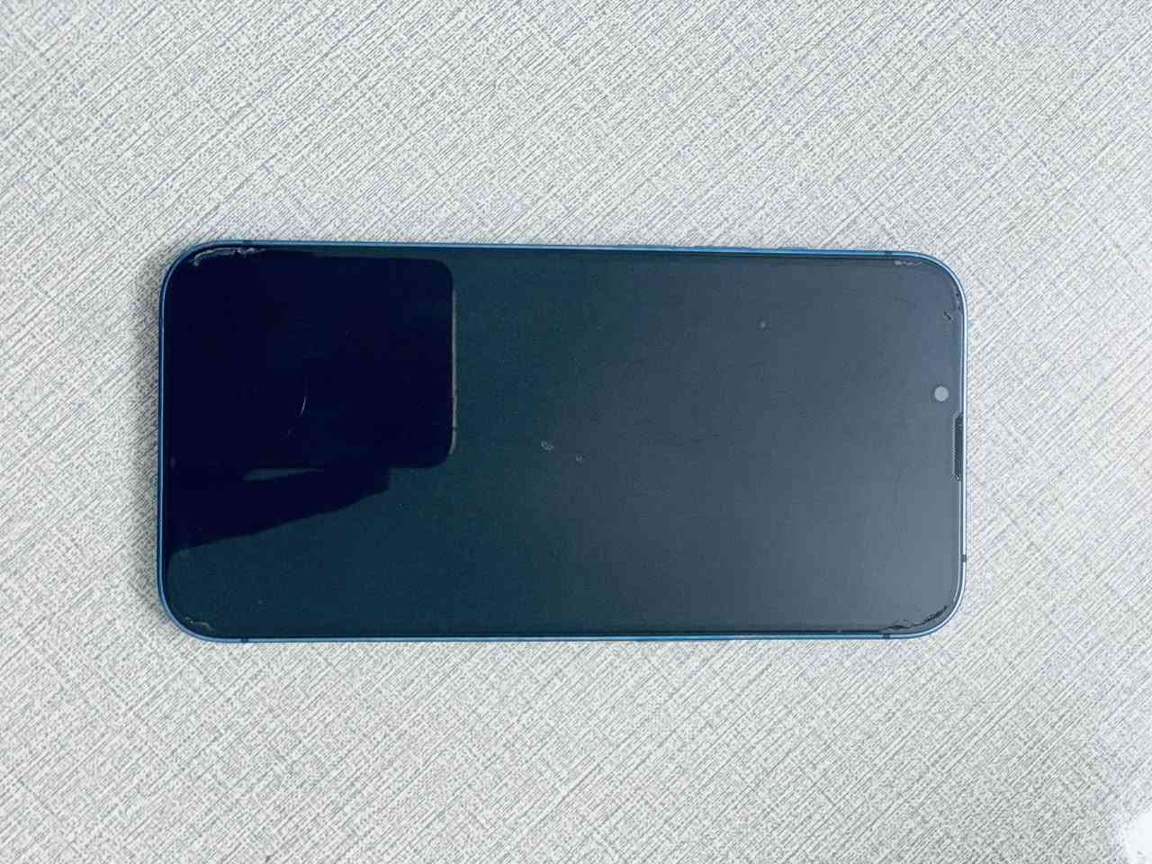 سلام عليكم ايفون ١٣بطاريه 84فيس تايم شغال الجهاز مكفول ما مبدل اي شي بي ولا مفتوح الجهاز نضيف ما بي اي ضربه ولا كسر بل شاشه السعر ٤٥٠الف مكلني بغدادً
***********
