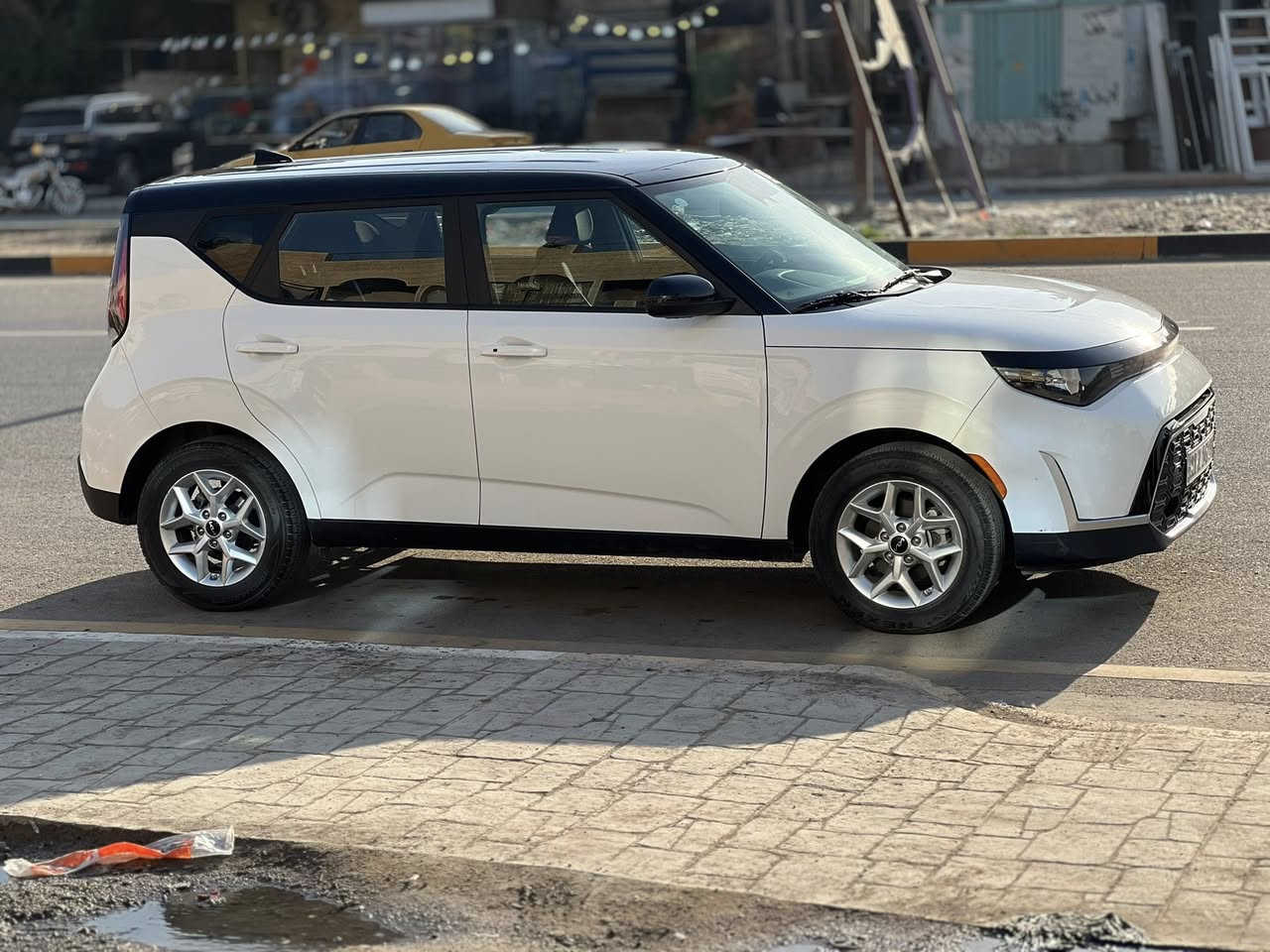 للبيع كيا صول 2024 رقم بغداد بأسمي دولي ماشيه 25 الف  ايرباك طاك وراجع السياره بدون صبغ نهائي فقط دعاميه نفس اللون مبدله مواصفات 
بصمه 
شاشه جبيره كاربلي 
شاحن تلفون لا سلكي 
كشن كهرباء مكينه 2000 دوش 
شاشه دجتل 
ويل كب 
تو كلر السيارة 
رادار امامي 
رادار جانبي 
نظام سبورت نورمل سمارت ايكو 
تبريد بيانو 
كامره دواره 
السعر ب165 وبيها مجال
الهاتف 
‭0770 714 4535‬
