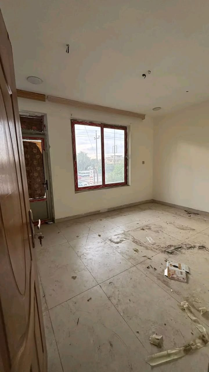 ايجارات سيديه. 1بيت ثلاثه نوم واستقبال وهول مطبخ وصحيات وكراج موثث مليون وربع شهداء السيديه 2بيت غرفتين وصاله ومطبخ وصحيات موثث مليون السيديه. 3غرفتين وحده اسويت وصاله ومطبخ وصحيات ٧٥٠   4.ثلاثه نوم واستقبال وهول مطبخ وصحيات ٣.  ايجاره مليون جديد.  5.شقه طابق ثاني بل شقق غرفتين وصاله ومطبخ وصحيات ٦٠٠.  للاستفسار ***********
