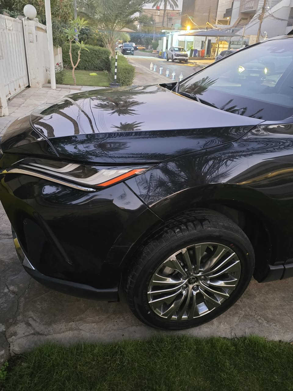 يالله بسم الله متاح تيوتا فنزا  هايبرد ٢٠٢٢ لون اسود كذاب امريكيه
مواصفات فول عدا فتحت سقف فقط 
السعر ١٩٥ ورقه 
سياره جهازه نضيفه بيها تعديل عل البارد جاملغ والباب الخلفي سياره كامله تخم تايرات جديد 
ماشيه ٣٧كيلو فقط  صوره الحادث موجوده بل الصور 
بيع او مراوس حسب القناعه 
***********
عنوان بغداد الكرخ
