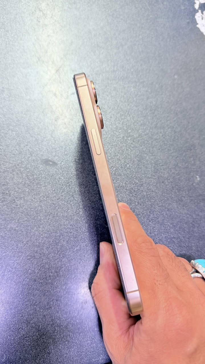 16 برو ماكس ذاكره 512 ياباني
بطاريه 94 التلفون جديد شخط مابي 
السعر مليون ونص 
مكاني الشعلة 
***********
