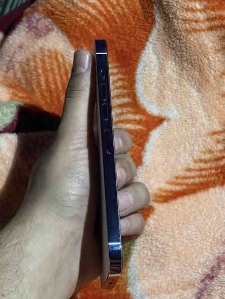 سلام عليكم ايفون 13 برو ماكس ذاكرة 1T بطارية 88 نظافتة 100/100 مبدل شاشة فقط ولباقي كلة بلادي علة وضع الشركة ضمان الفحص وتاخذه من باب البيت سعره 625 وبي مجال 
مكاني بغداد المشتل ***********
