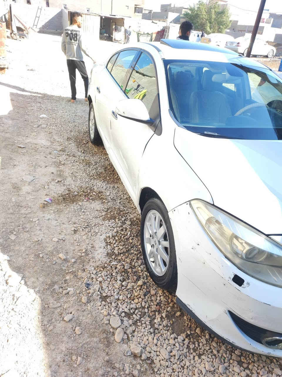 اسلام عليكم رينو فلوانس موديل 2011 فول مواصفات السيارة استيراد خاص بيها جاملغ امامي وخلفي ضربه بسيطه يعني بارد ترجع مكاني بابل سعرها 50 وبيها مجال *********** اتصل واتساب
