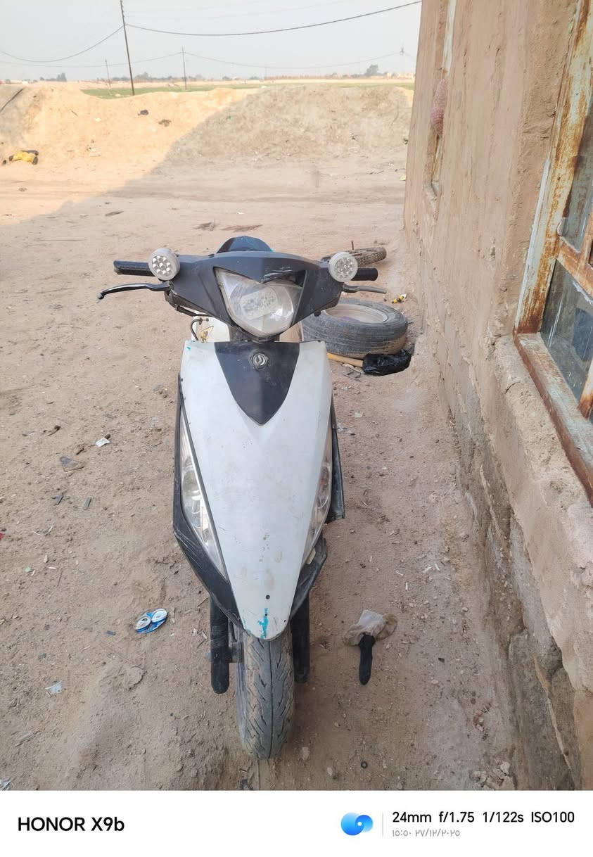 السلام عليكم دراجه للبيع الاسم سيام نحله محرك توى مجفت خير من الله  وشغل وطلع    مكان الحيدريه خان النص  السعر 175 وبيهاا مجال وهذا رقمي ***********
